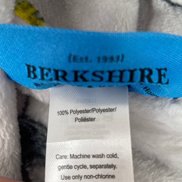 Peanuts Snoopy and Woodstock Throw Blanket, Gray, 50x70 - Picture 6 of 7